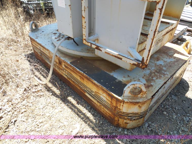 image for item BG9309 1996 Lift-a-loft MCL24.0-4 vertical lift