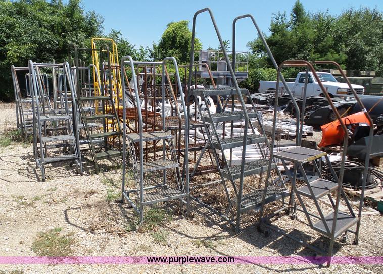 image for item BG9311 (22) safety ladders