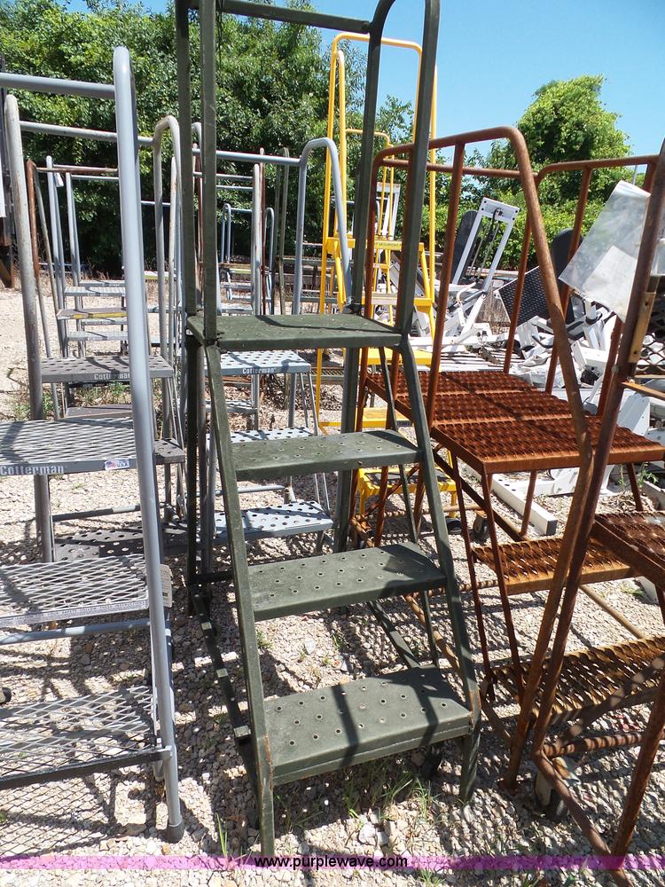 image for item BG9311 (22) safety ladders