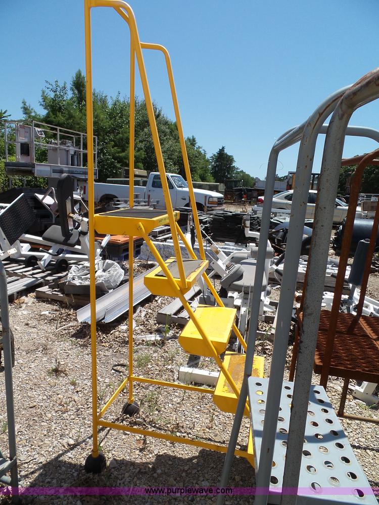 image for item BG9311 (22) safety ladders