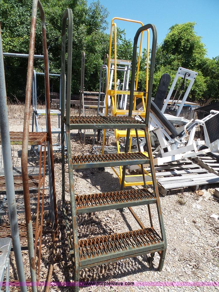 image for item BG9311 (22) safety ladders