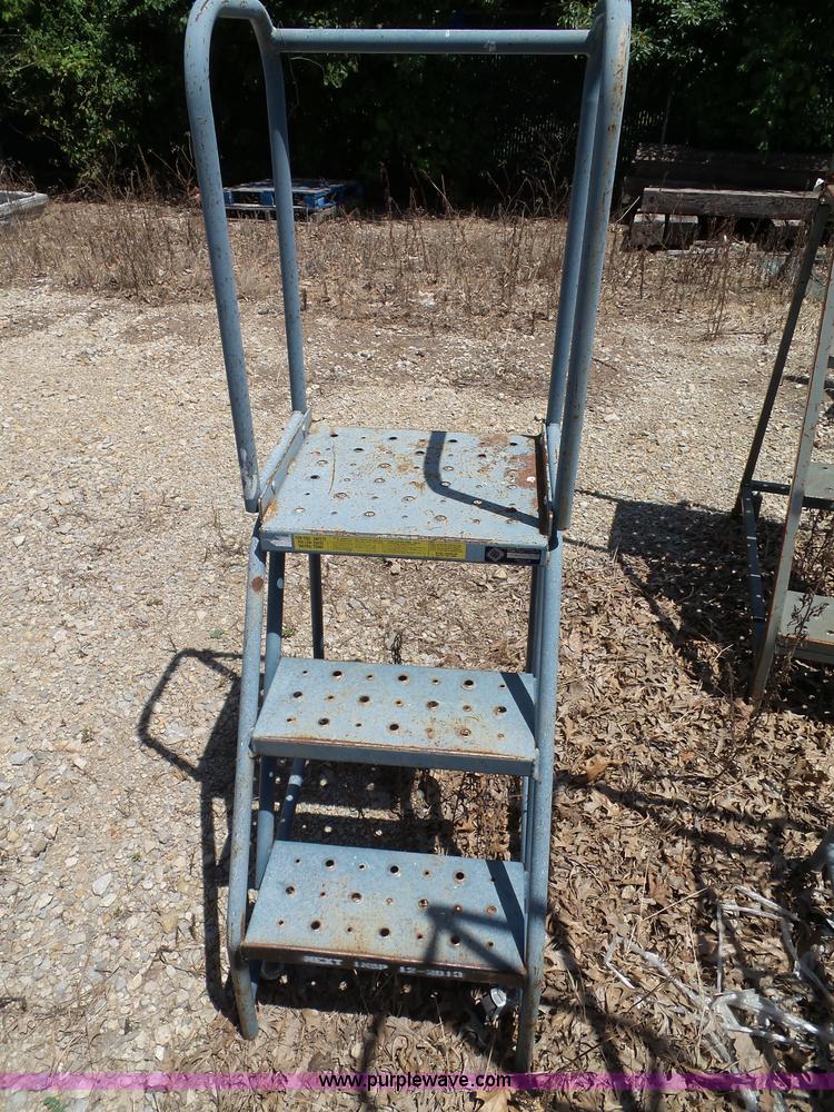 image for item BG9311 (22) safety ladders