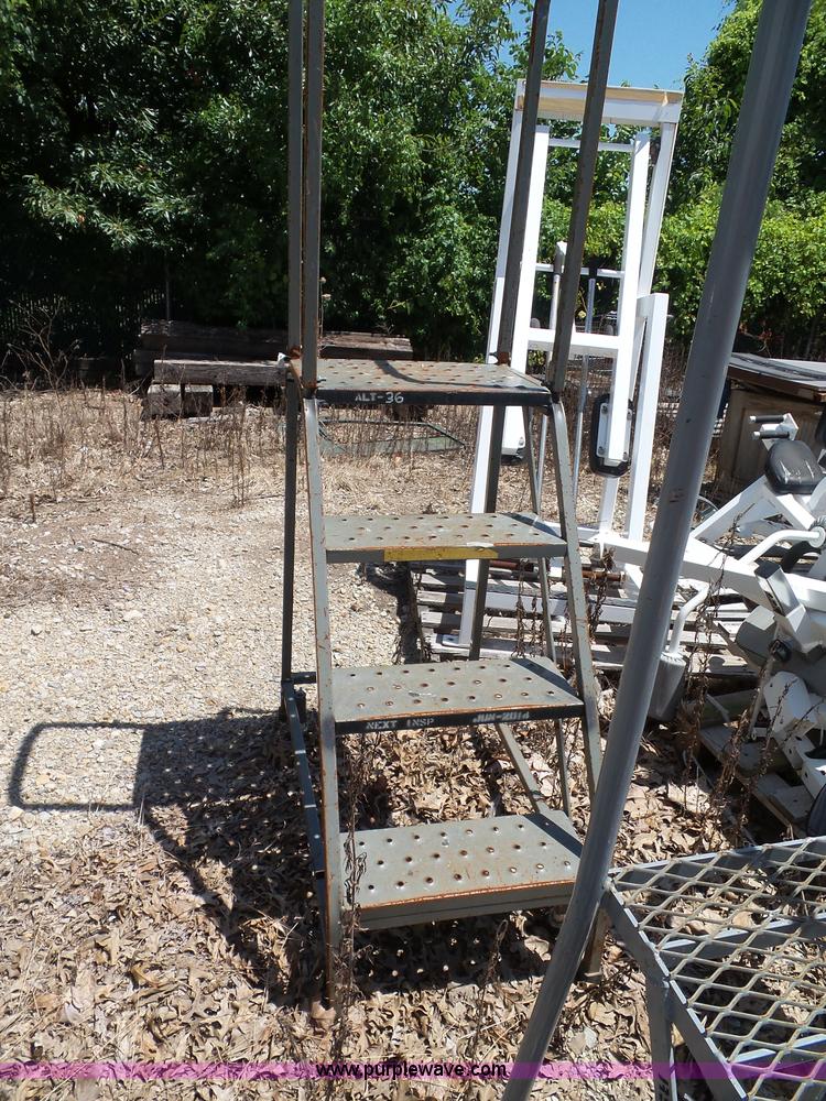 image for item BG9311 (22) safety ladders