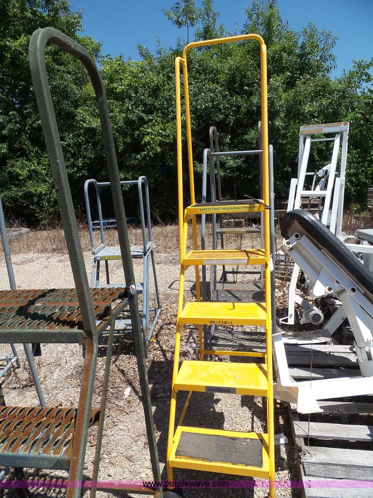 image for item BG9311 (22) safety ladders