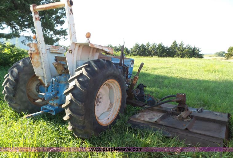 image for item BG9401 Ford 5600 tractor with side mower