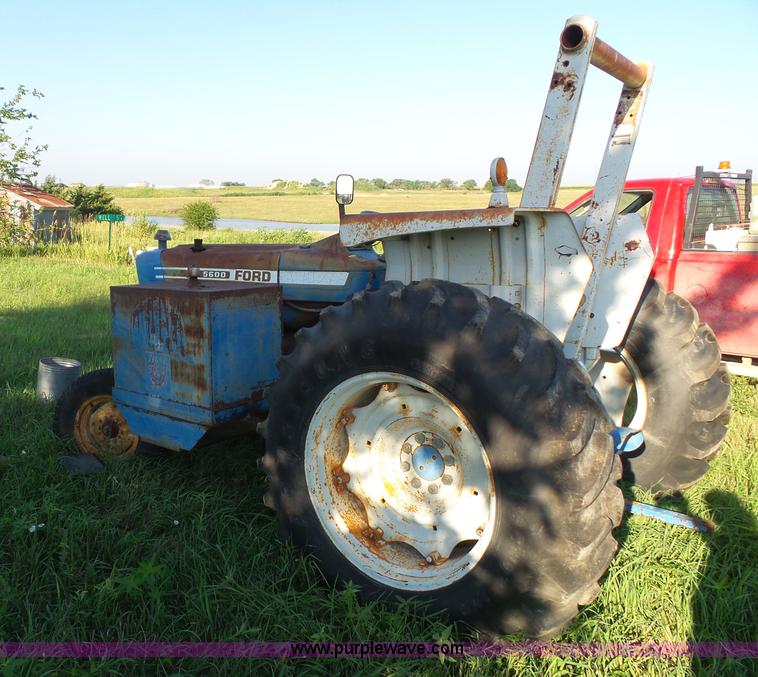 image for item BG9401 Ford 5600 tractor with side mower