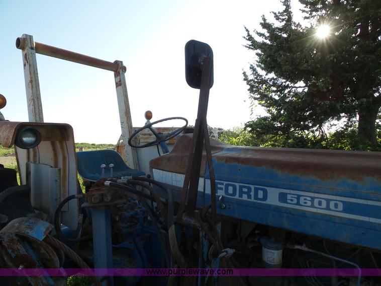 image for item BG9401 Ford 5600 tractor with side mower