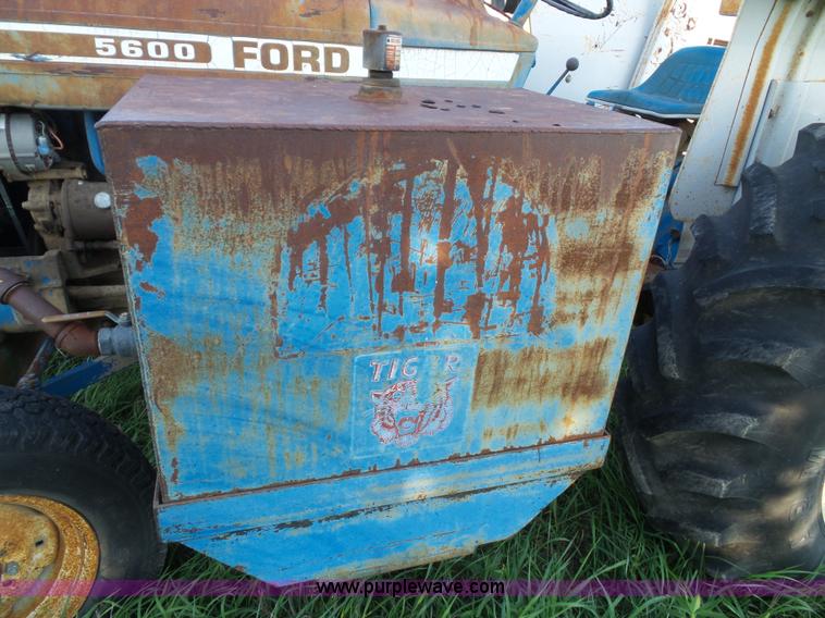 image for item BG9401 Ford 5600 tractor with side mower