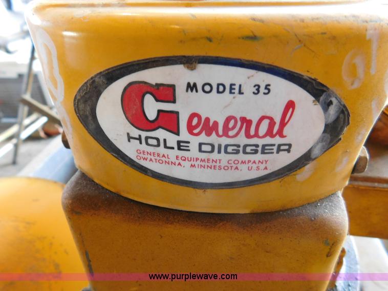 image for item BR9082 General 35 post hole auger