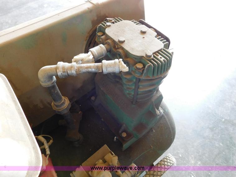 image for item BR9087 Speedaire 5FZ14A air compressor