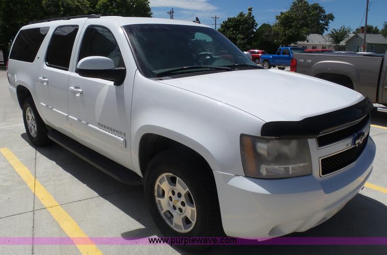 image for item BY9558 2007 Chevrolet Suburban LT 1500 SUV
