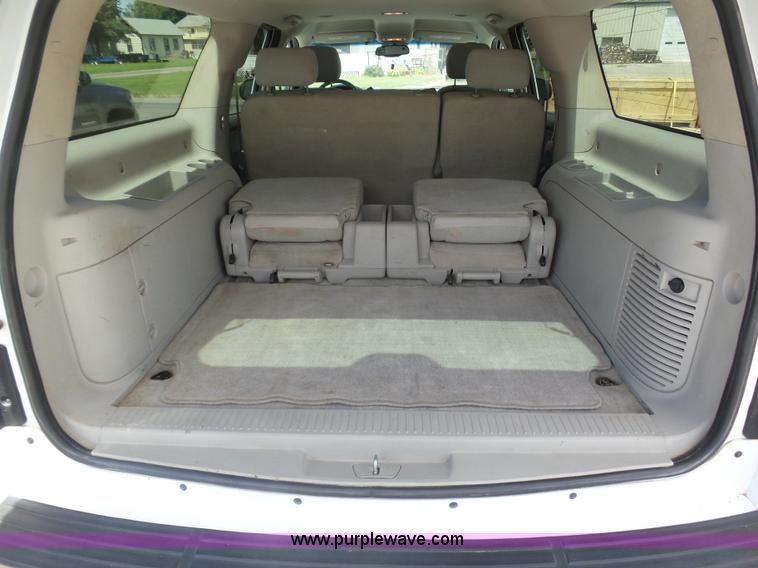 image for item BY9558 2007 Chevrolet Suburban LT 1500 SUV