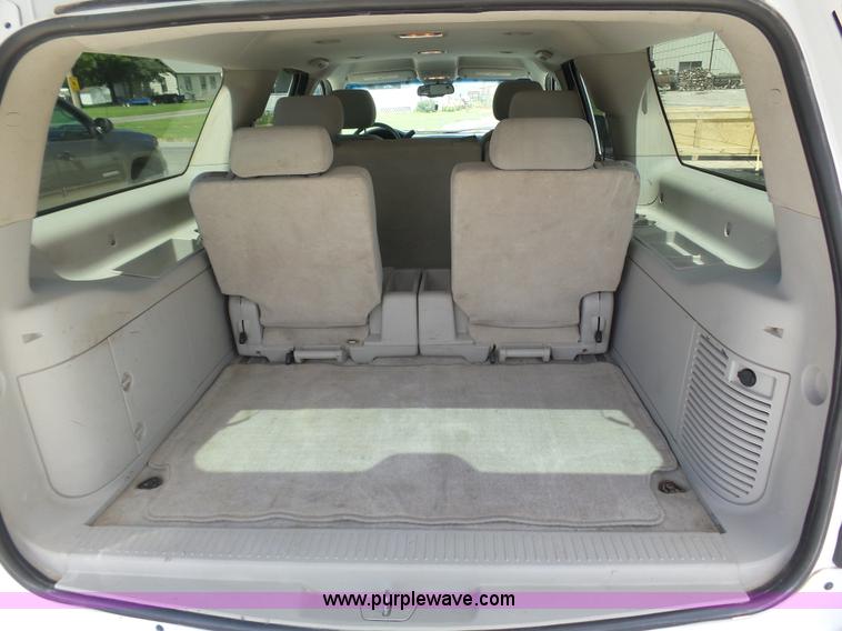 image for item BY9558 2007 Chevrolet Suburban LT 1500 SUV