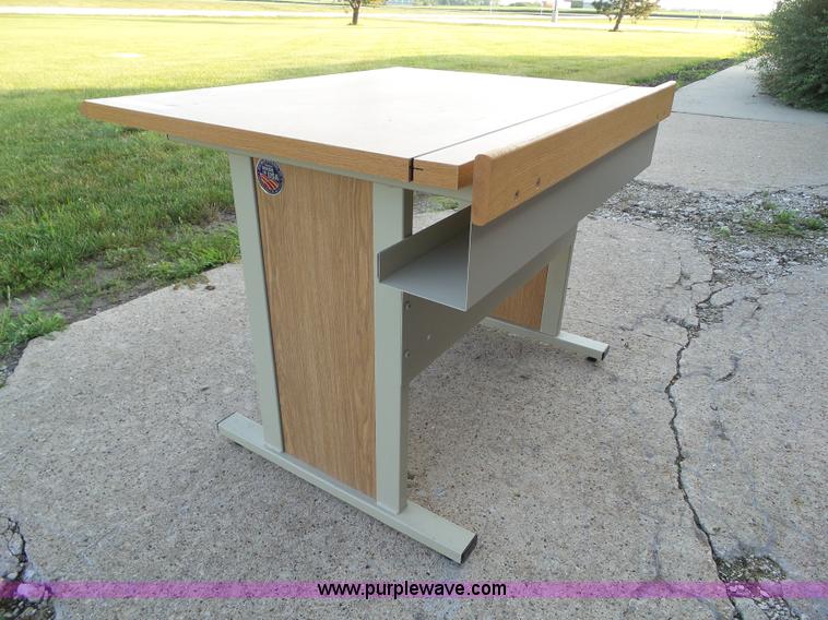 image for item BZ9809 (20) computer desks