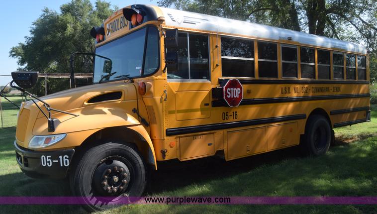 image for item CA9770 2006 International CE200 school bus