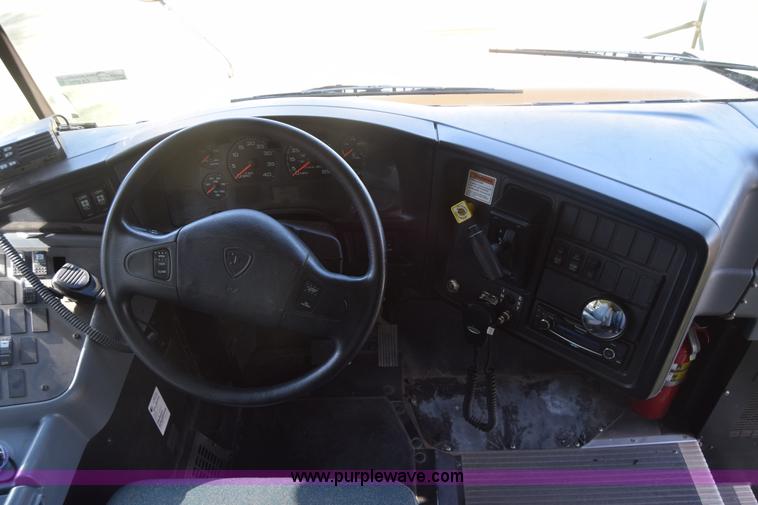 image for item CA9770 2006 International CE200 school bus