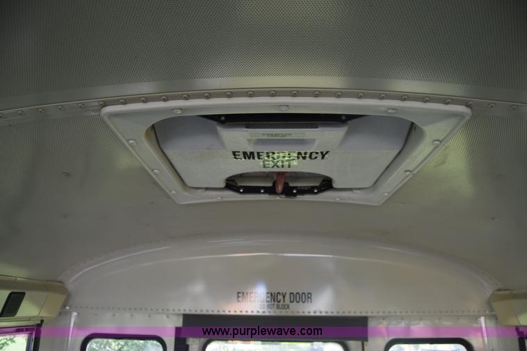 image for item CA9770 2006 International CE200 school bus