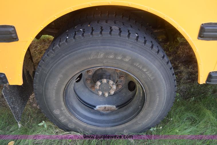 image for item CA9770 2006 International CE200 school bus