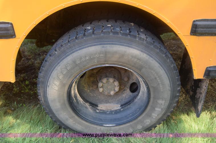 image for item CA9770 2006 International CE200 school bus