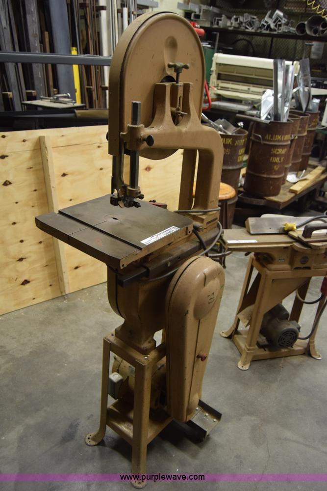 image for item CA9824 Bandsaw