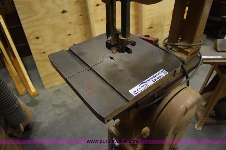 image for item CA9824 Bandsaw