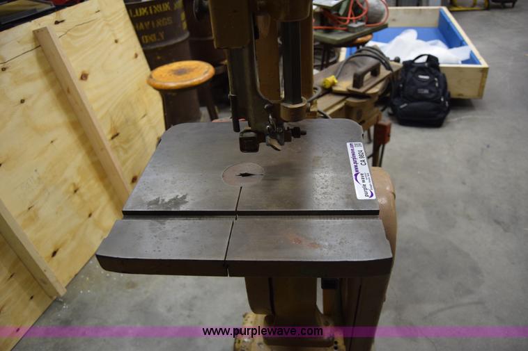 image for item CA9824 Bandsaw