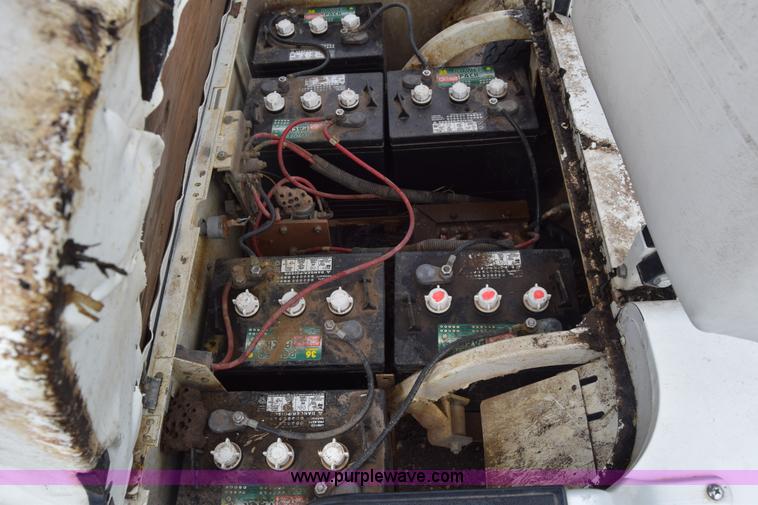 image for item CA9907 Ez-go golf cart