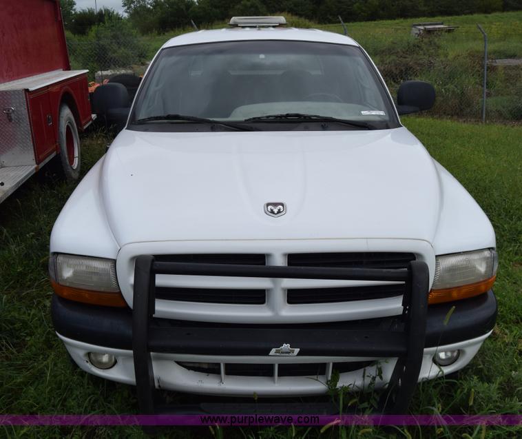 image for item CA9911 2000 Dodge Dakota Quad Cab pickup truck