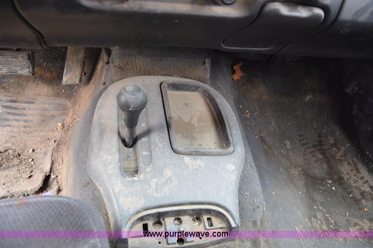 image for item CA9911 2000 Dodge Dakota Quad Cab pickup truck