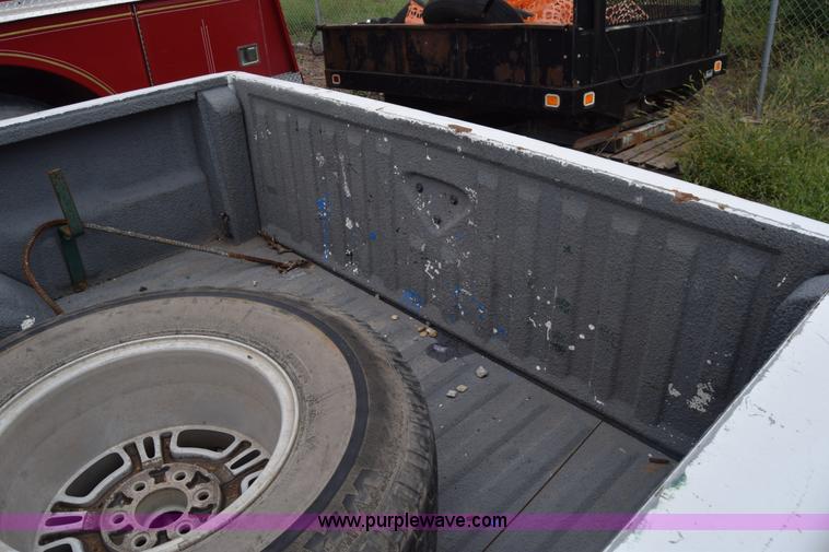 image for item CA9911 2000 Dodge Dakota Quad Cab pickup truck