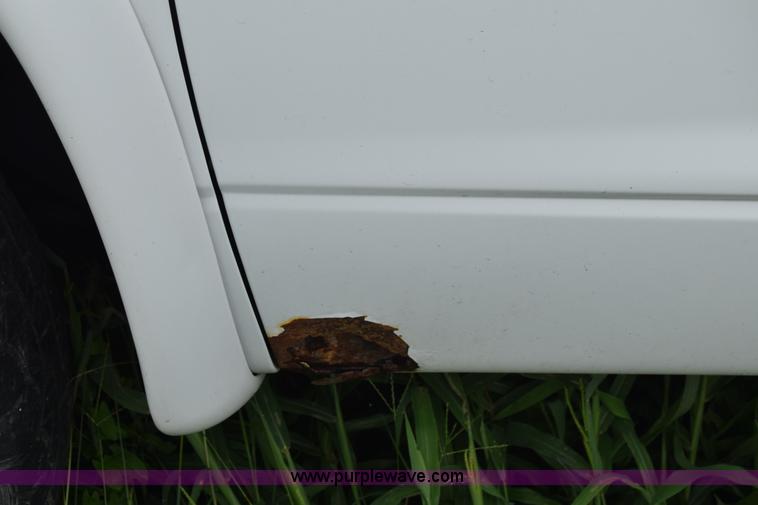 image for item CA9911 2000 Dodge Dakota Quad Cab pickup truck