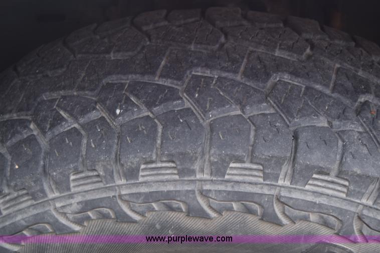 image for item CA9911 2000 Dodge Dakota Quad Cab pickup truck