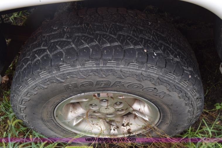 image for item CA9911 2000 Dodge Dakota Quad Cab pickup truck