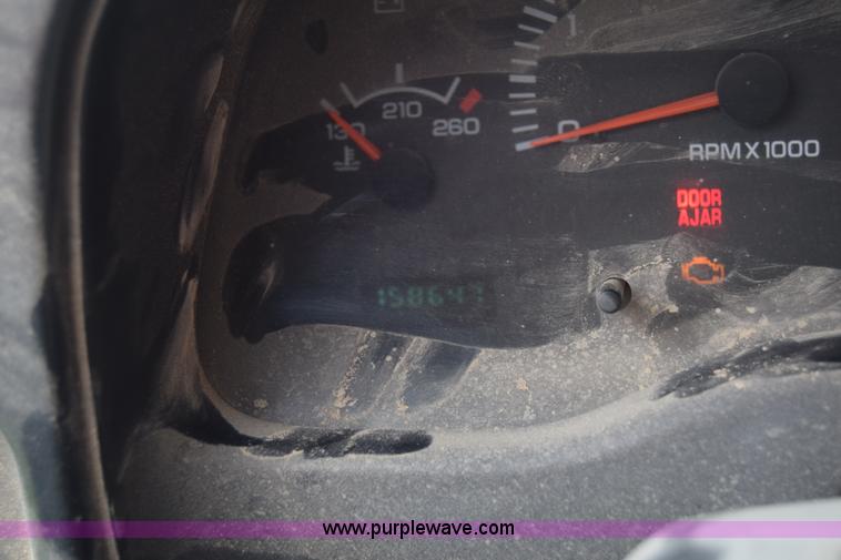 image for item CA9911 2000 Dodge Dakota Quad Cab pickup truck