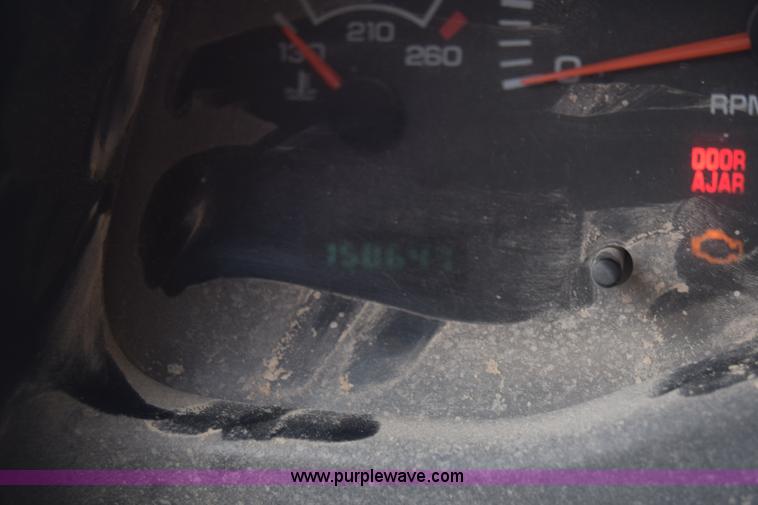 image for item CA9911 2000 Dodge Dakota Quad Cab pickup truck