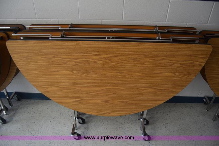 image for item CB9202 (10) folding round tables