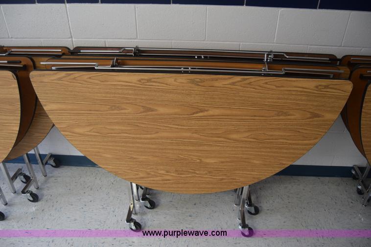 image for item CB9202 (10) folding round tables