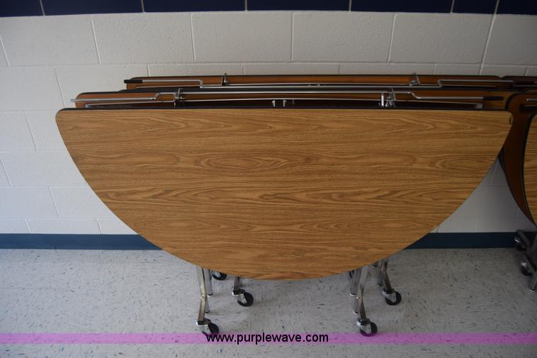 image for item CB9202 (10) folding round tables