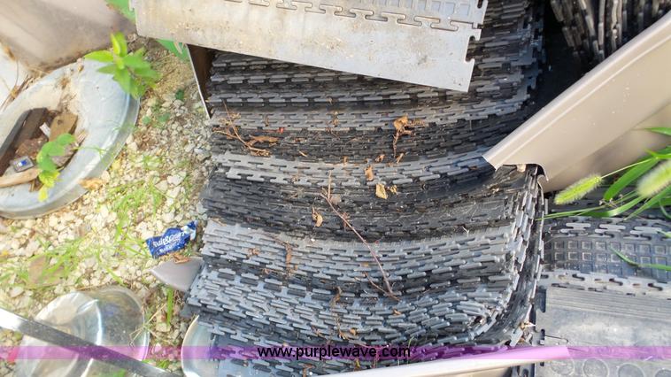 image for item DA2791 Approximately 75 pieces of rubbing flooring