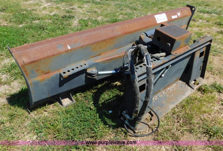 image for item DA8761 Bobcat blade