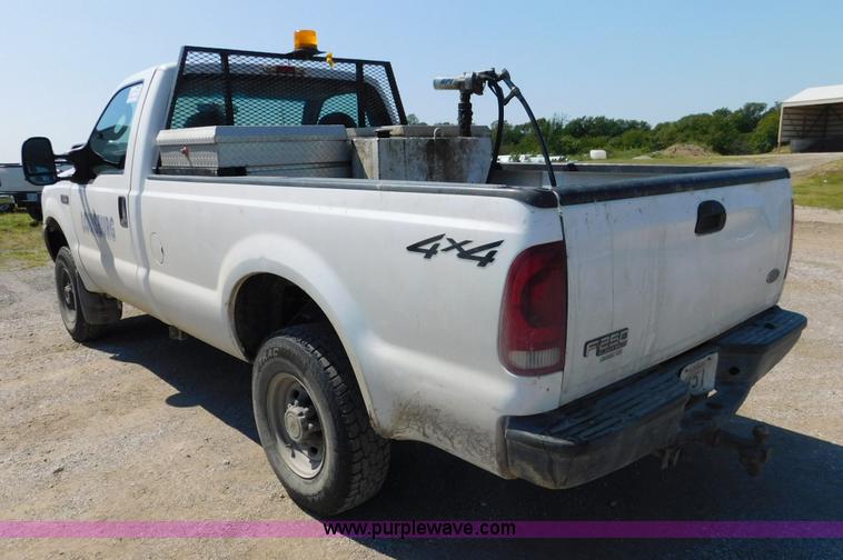 image for item DA8763 2003 Ford F250 Super Duty pickup truck