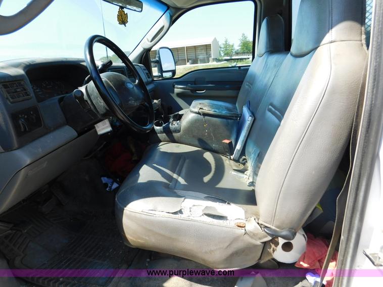 image for item DA8763 2003 Ford F250 Super Duty pickup truck