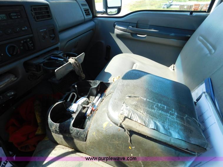 image for item DA8763 2003 Ford F250 Super Duty pickup truck