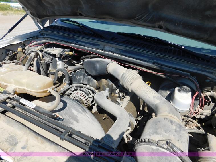 image for item DA8763 2003 Ford F250 Super Duty pickup truck