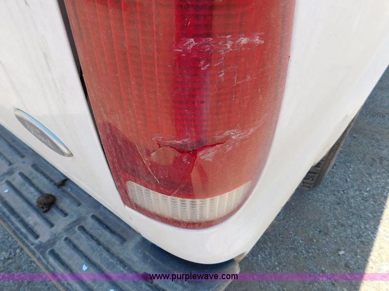 image for item DA8763 2003 Ford F250 Super Duty pickup truck