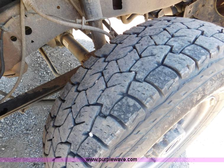 image for item DA8763 2003 Ford F250 Super Duty pickup truck