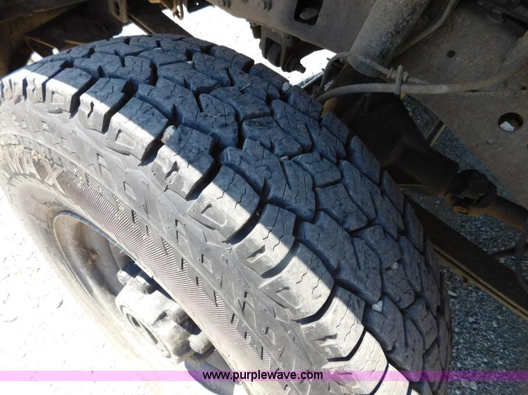 image for item DA8763 2003 Ford F250 Super Duty pickup truck