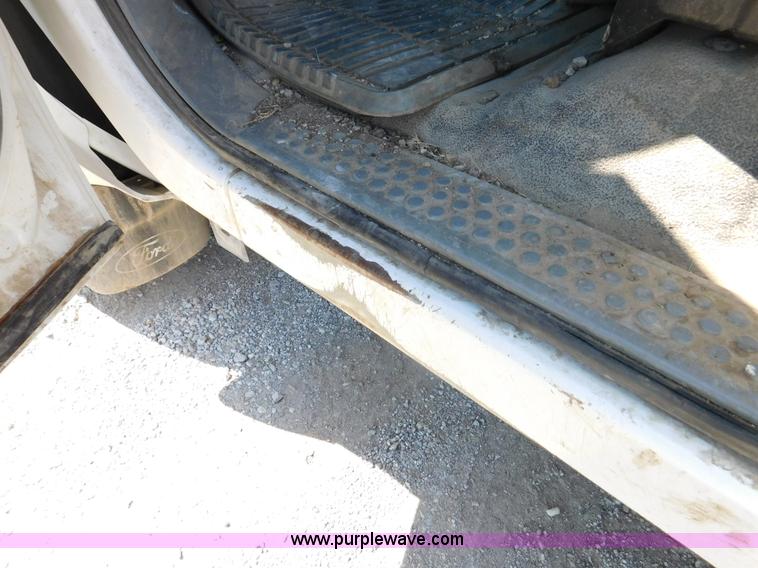 image for item DA8763 2003 Ford F250 Super Duty pickup truck