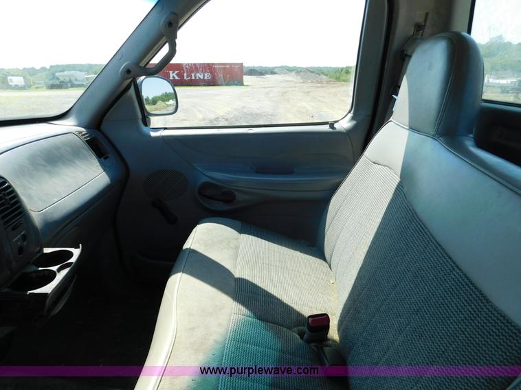 image for item DA8764 1998 Ford F150 pickup truck