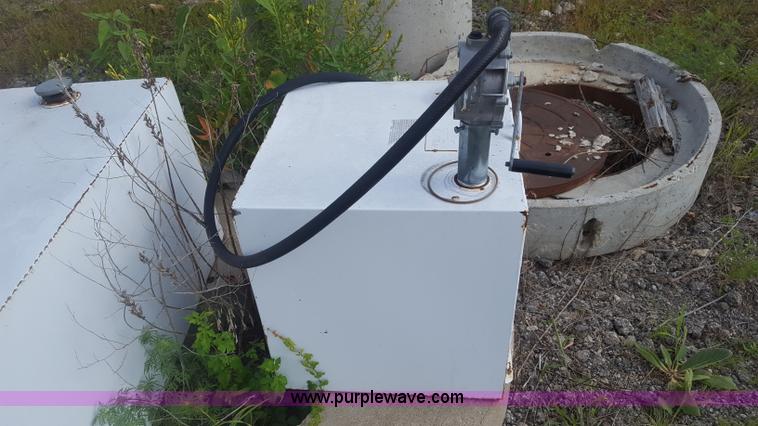 image for item F1800 Fuel tank